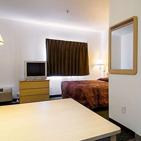 Отель Studio 6 Charlotte Airport Номер фото